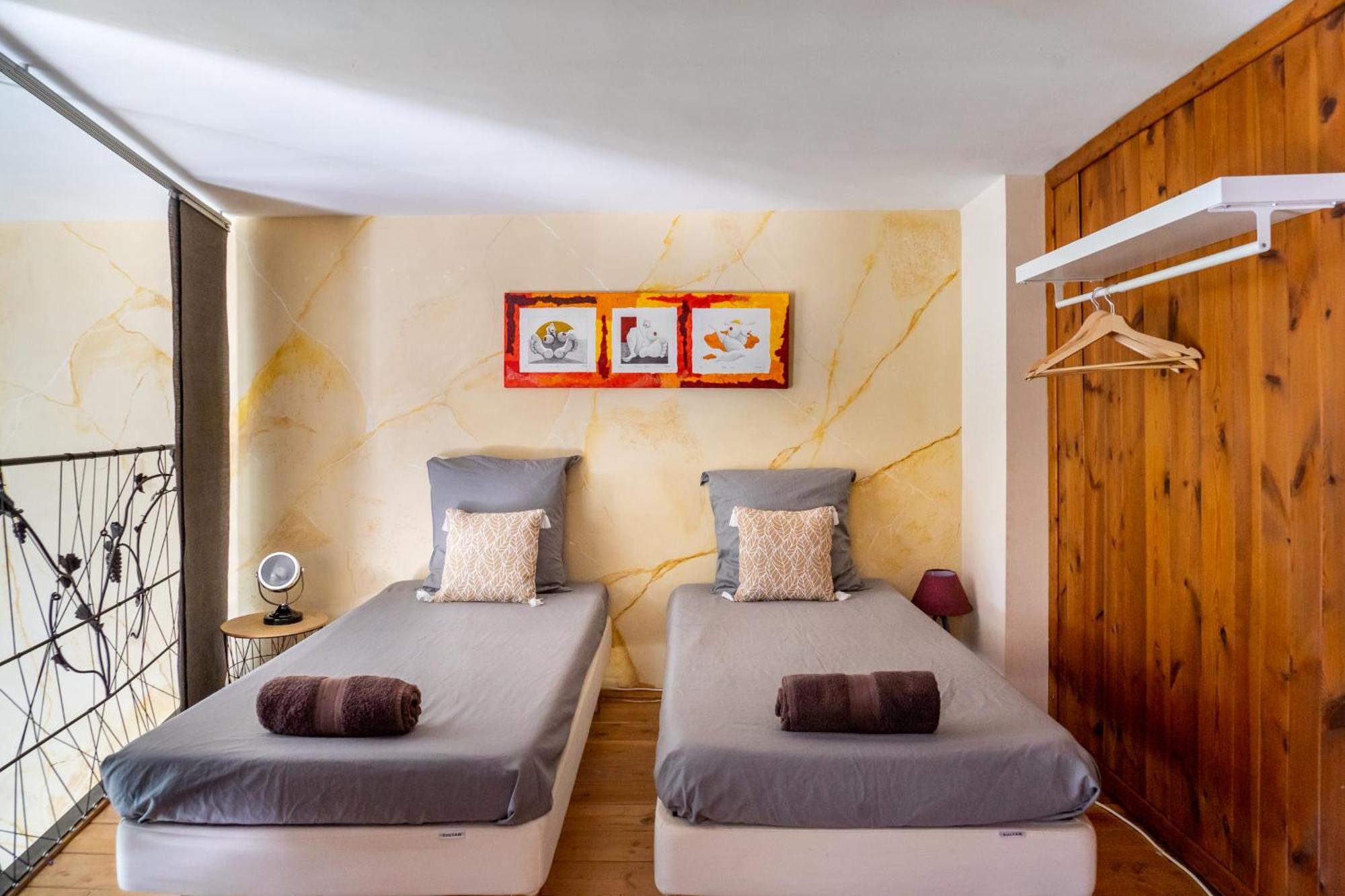 Couvent Des Ursulines: Historic Pezenas Retreat for Families and Groups Villa Room photo