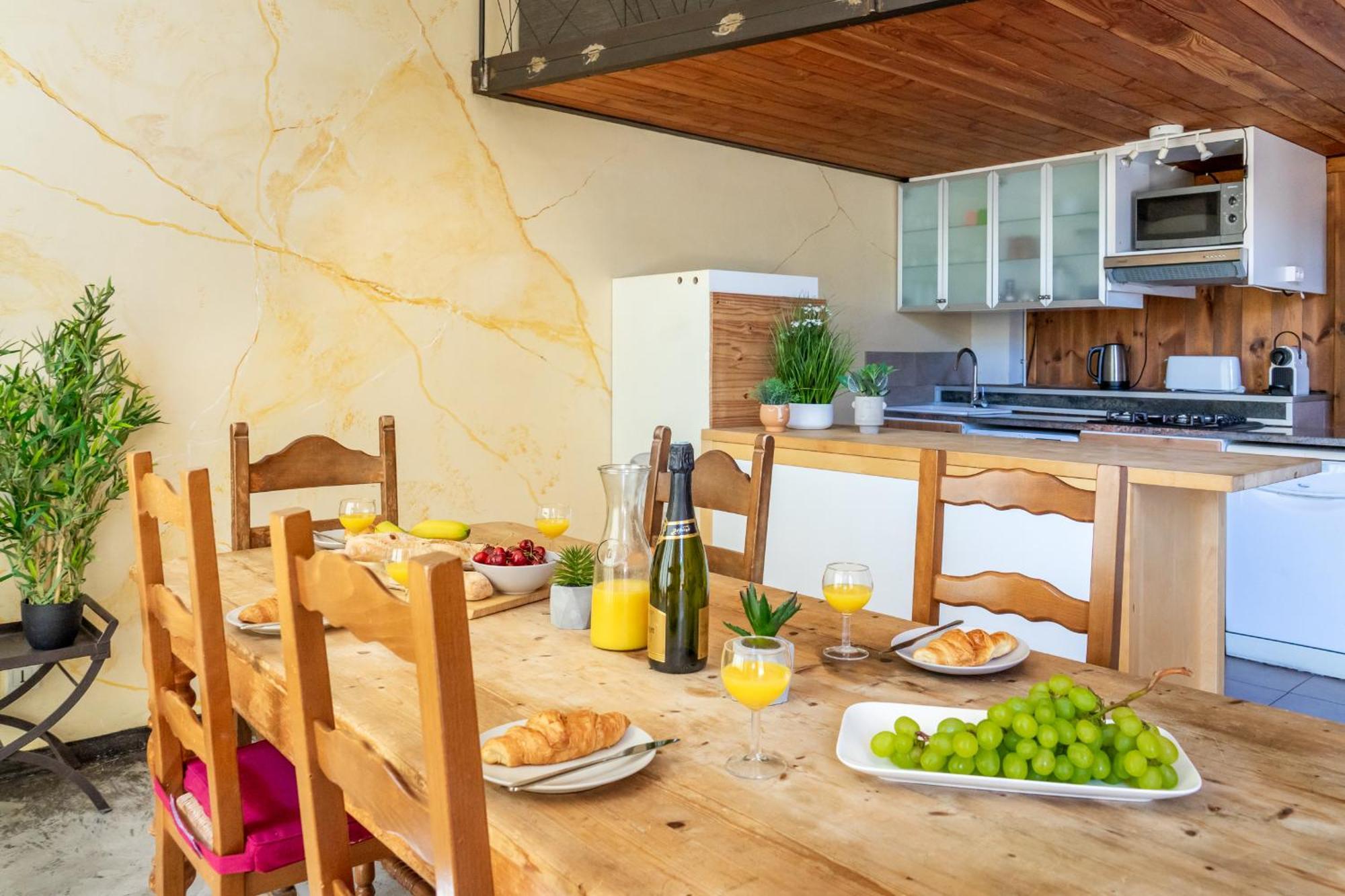Couvent Des Ursulines: Historic Pezenas Retreat for Families and Groups Villa Room photo